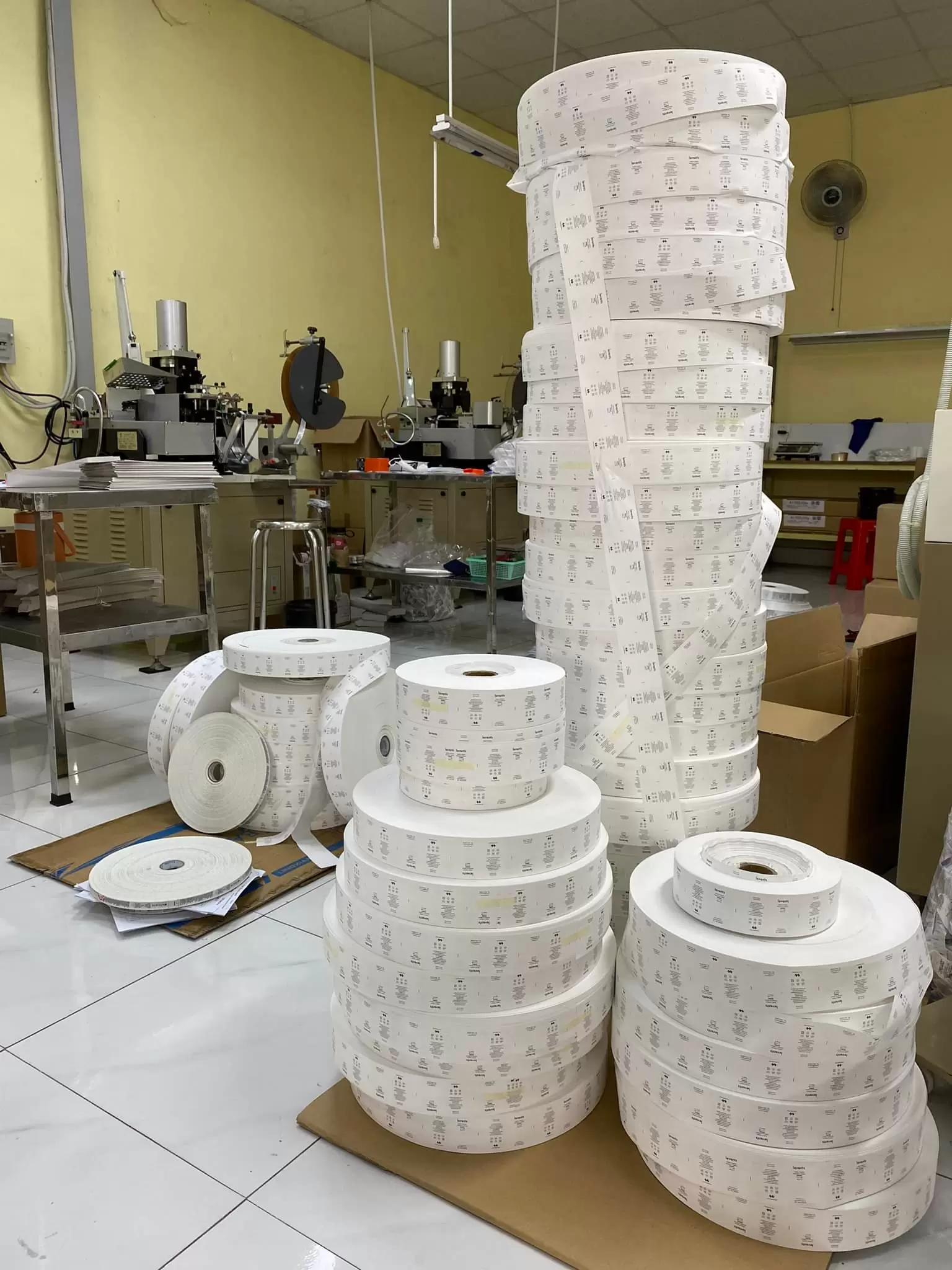 TOÀN VIỆT ẤN LABEL