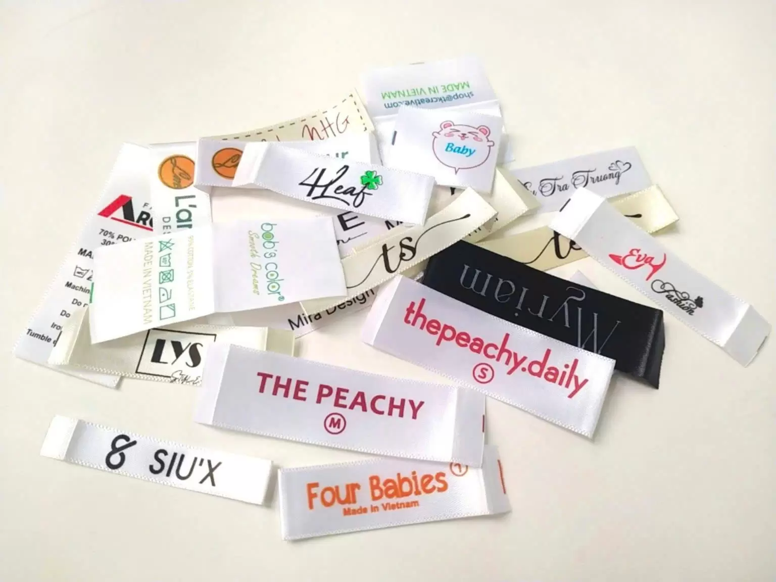 TEM NHÃN VẢI – IN LỤA (SILK PRINTING)